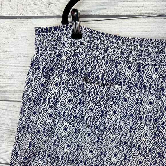 Briggs Plus Size Blue & White Printed Smocked Waist Shorts Size 2X - Picture 8 of 9